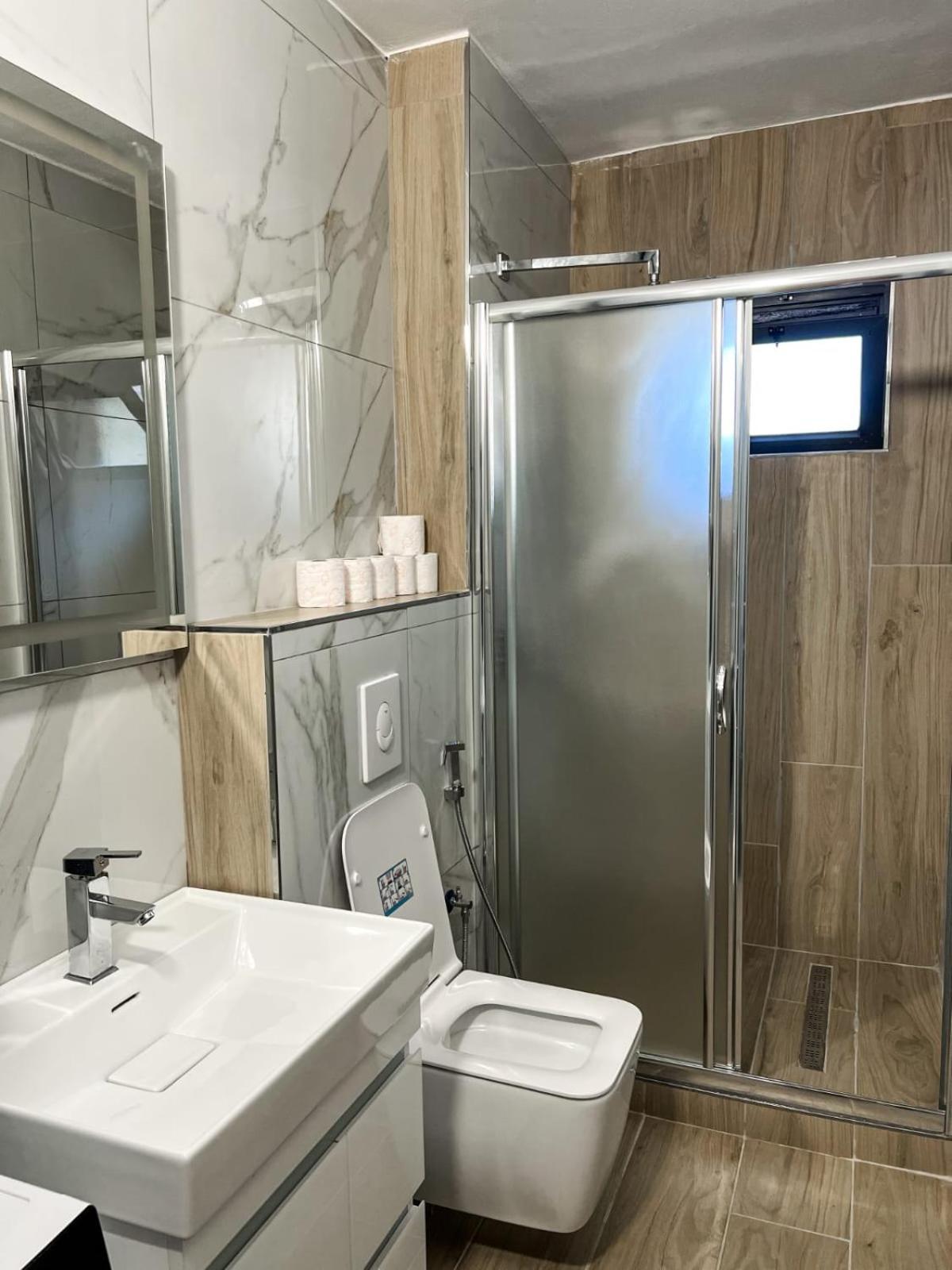 Apartmán Komuna Parisit New