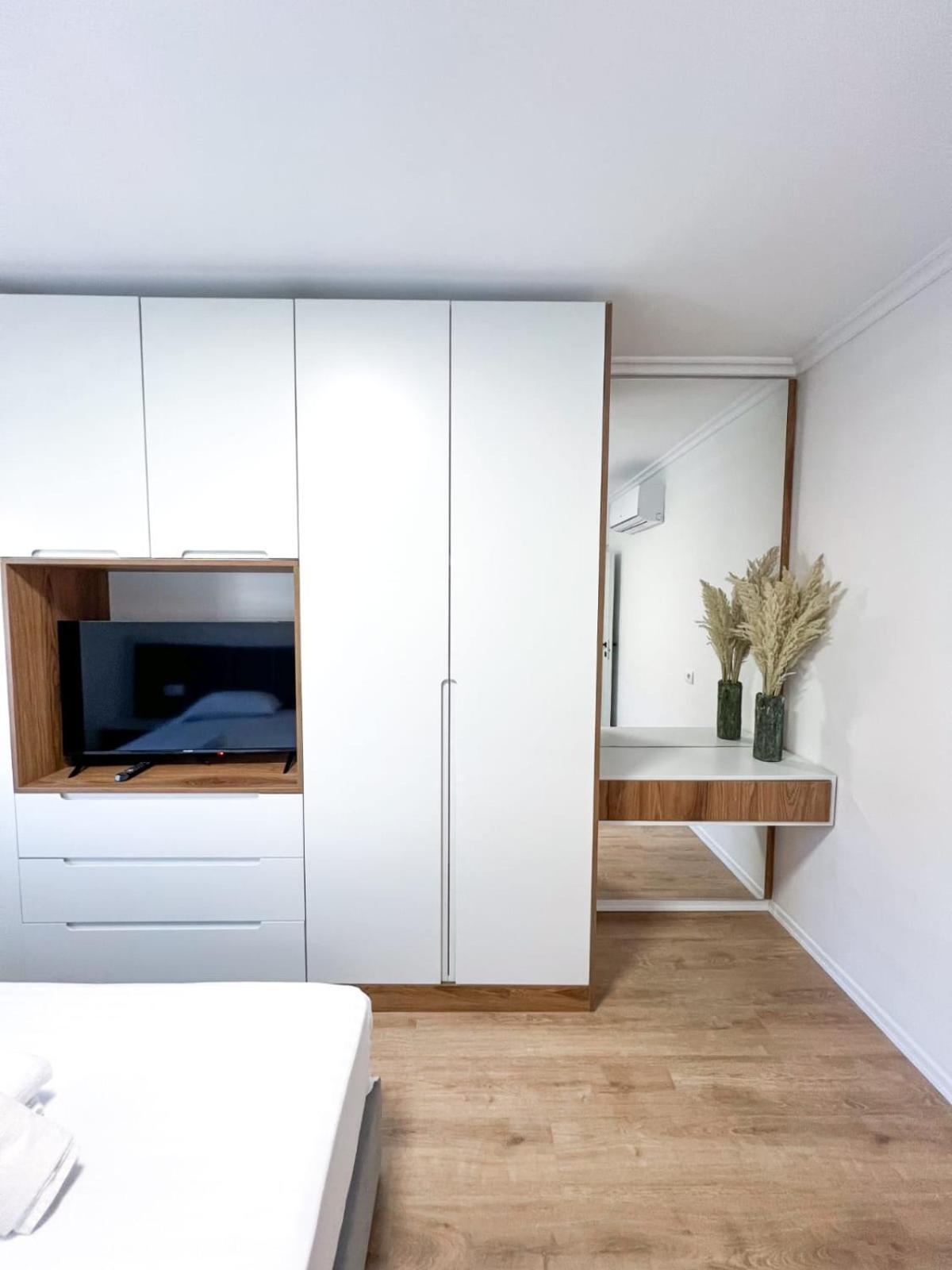 Komuna Parisit New Appartement Tirana